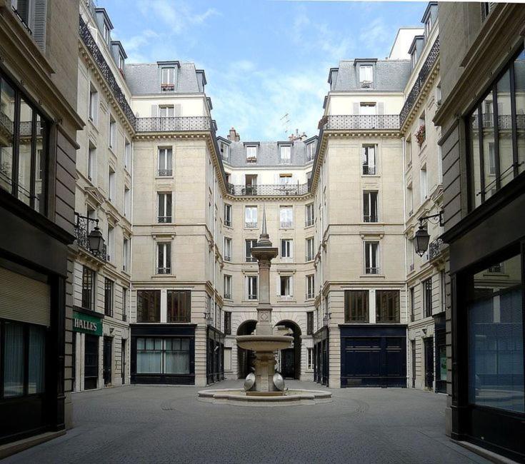 Room B - Louvre Museum Paris Exterior photo